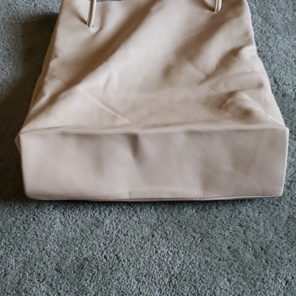 EUC Prada leather bag - Picture 4 of 12